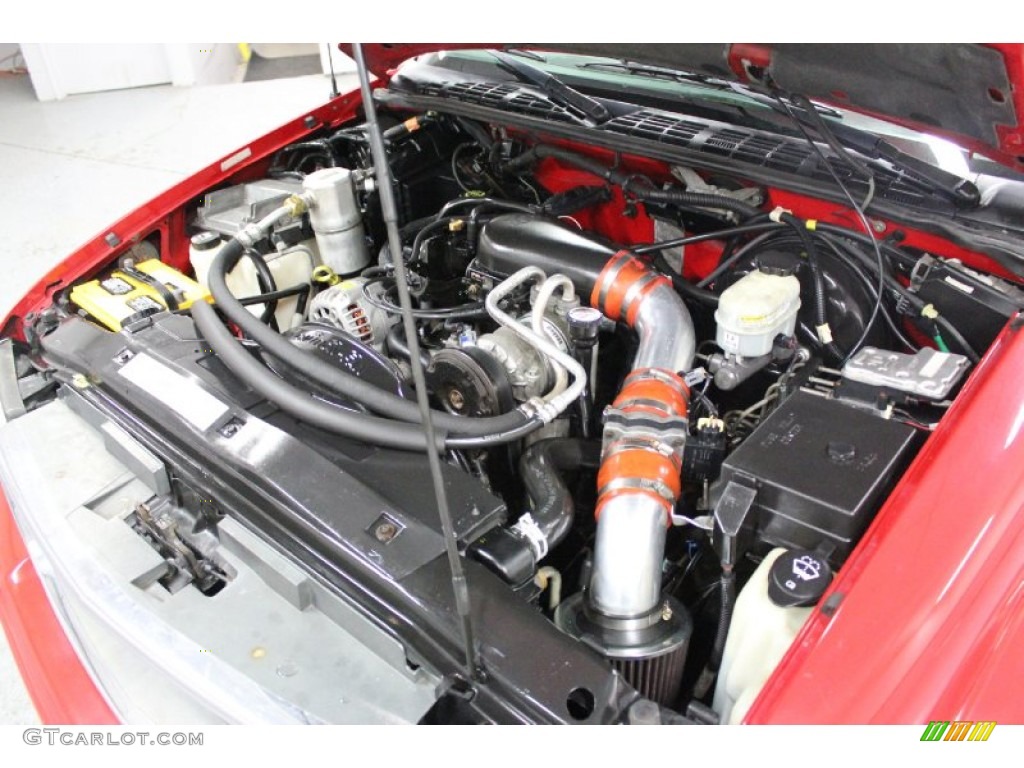 2002 Sonoma SLS Extended Cab 4x4 - Fire Red / Graphite photo #87
