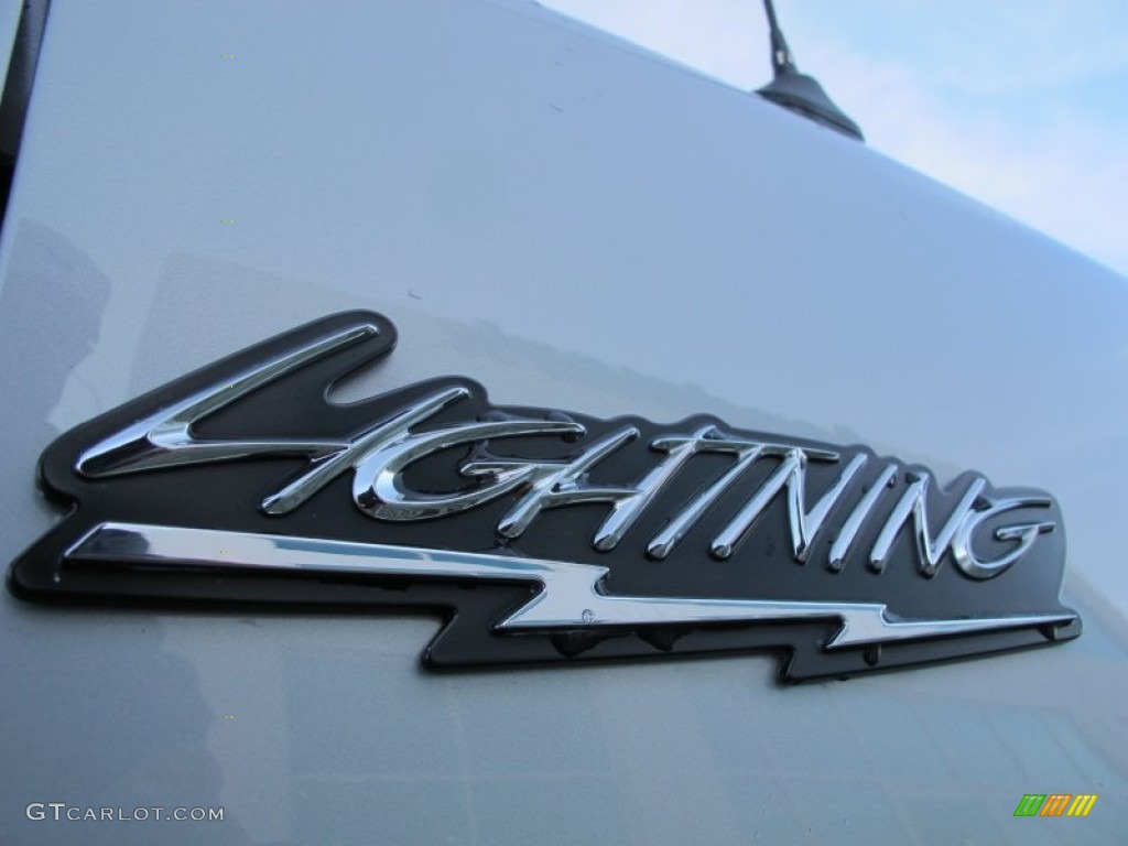 2004 Ford F150 SVT Lightning Marks and Logos Photo #61250150