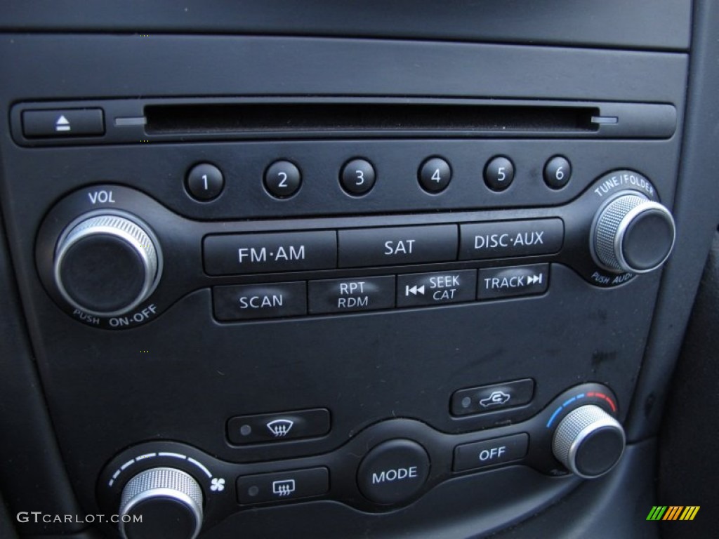 2010 Nissan 370Z Touring Roadster Audio System Photos
