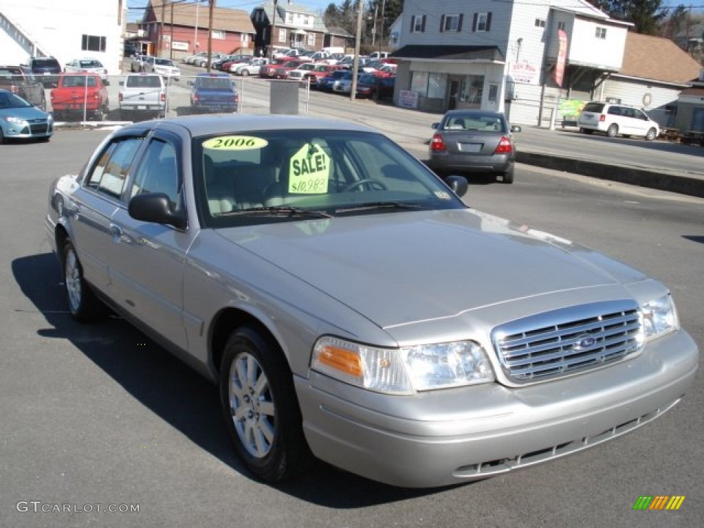 2006 Crown Victoria LX - Silver Birch Metallic / Medium Light Stone photo #2