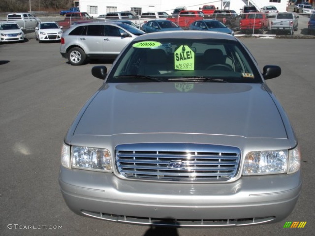 2006 Crown Victoria LX - Silver Birch Metallic / Medium Light Stone photo #3