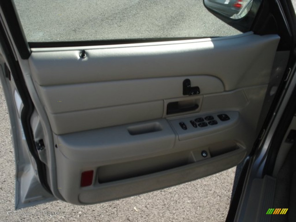 2006 Crown Victoria LX - Silver Birch Metallic / Medium Light Stone photo #12