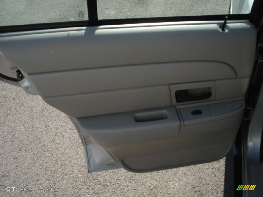 2006 Crown Victoria LX - Silver Birch Metallic / Medium Light Stone photo #14