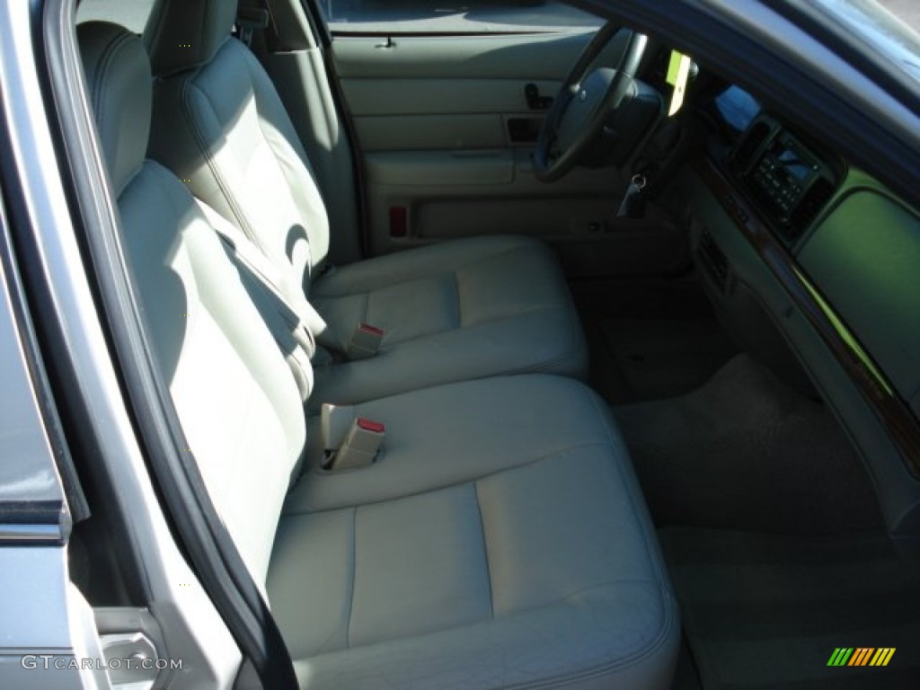 2006 Crown Victoria LX - Silver Birch Metallic / Medium Light Stone photo #16