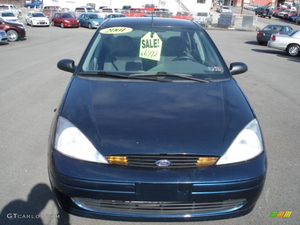 2001 Focus SE Sedan - Twilight Blue Metallic / Medium Graphite Grey photo #3