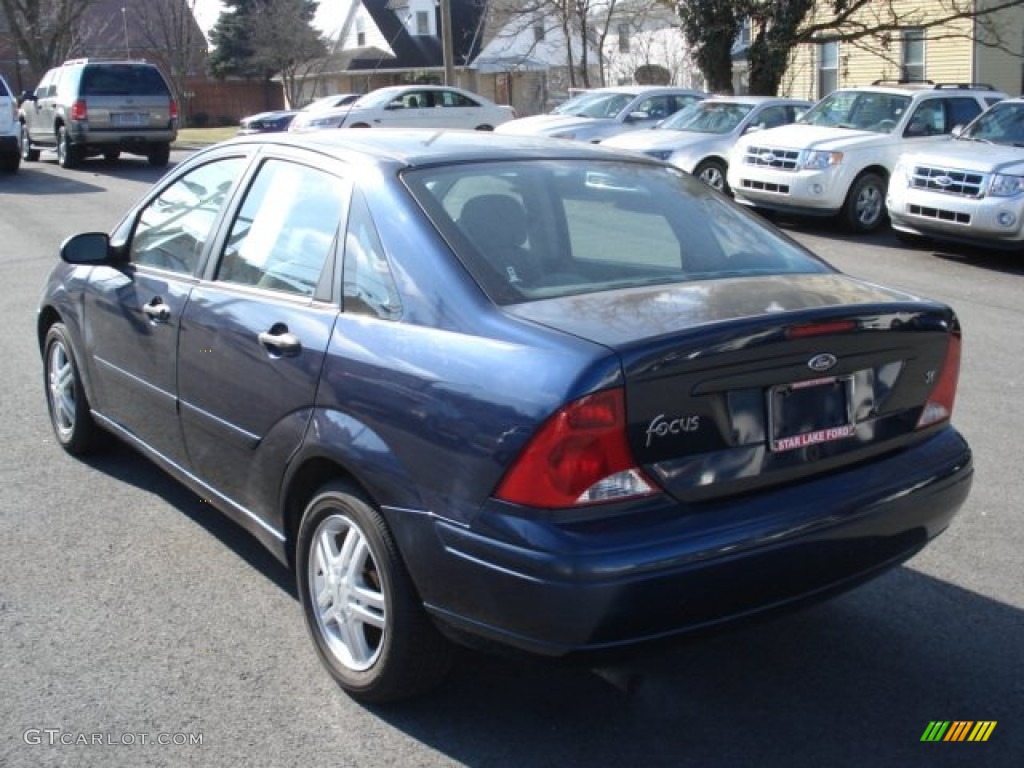 2001 Focus SE Sedan - Twilight Blue Metallic / Medium Graphite Grey photo #6