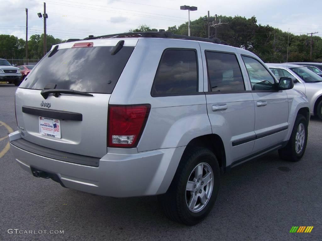 2007 Grand Cherokee Laredo - Bright Silver Metallic / Medium Slate Gray photo #3