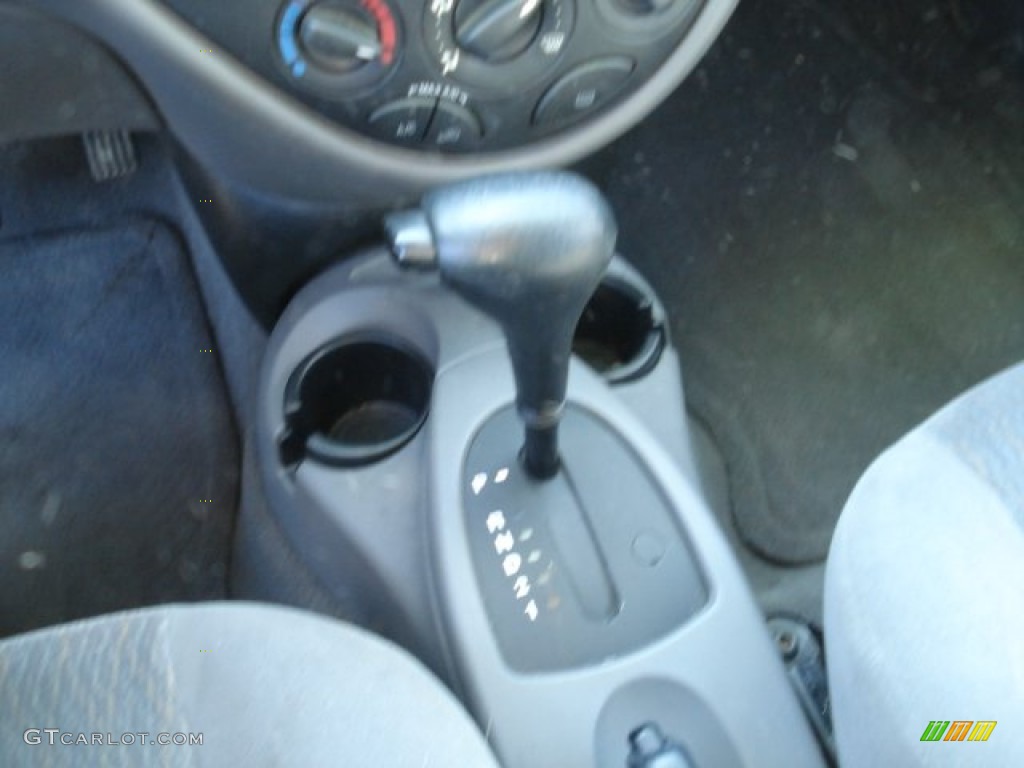 2001 Focus SE Sedan - Twilight Blue Metallic / Medium Graphite Grey photo #18