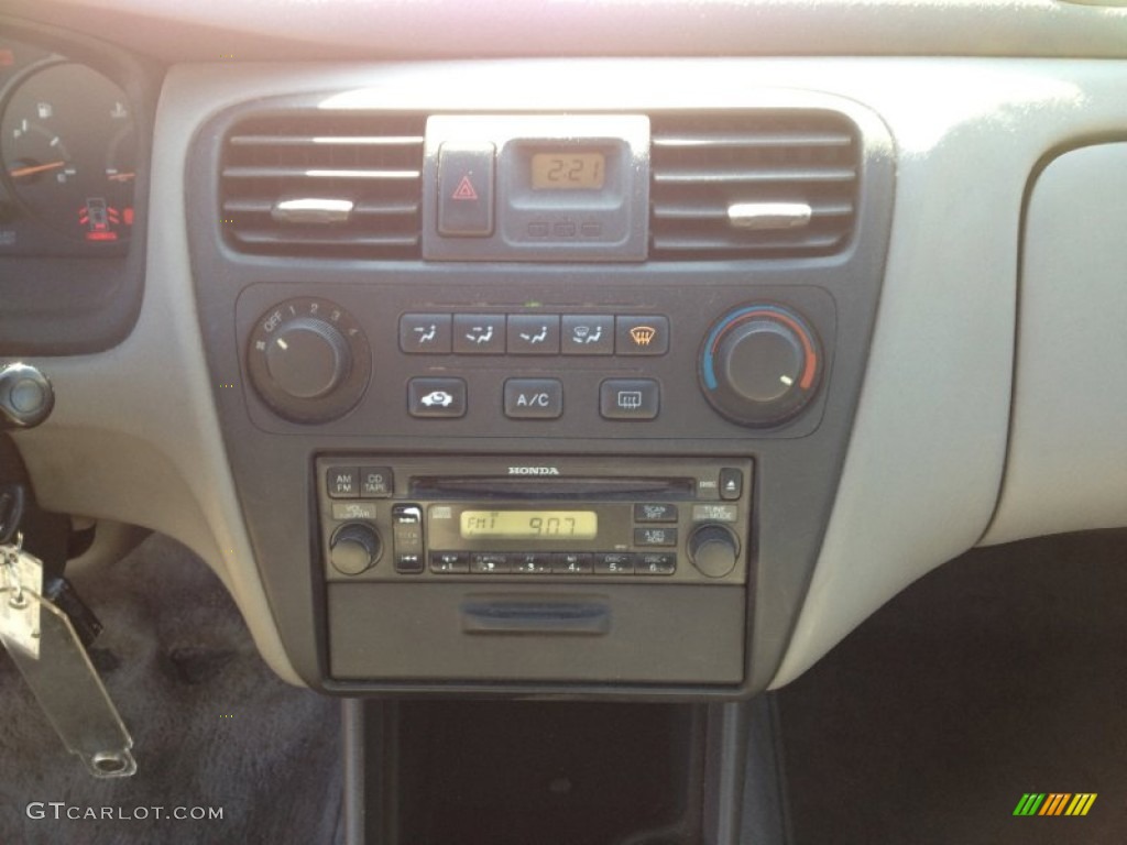 2002 Accord LX Sedan - Satin Silver Metallic / Quartz Gray photo #23