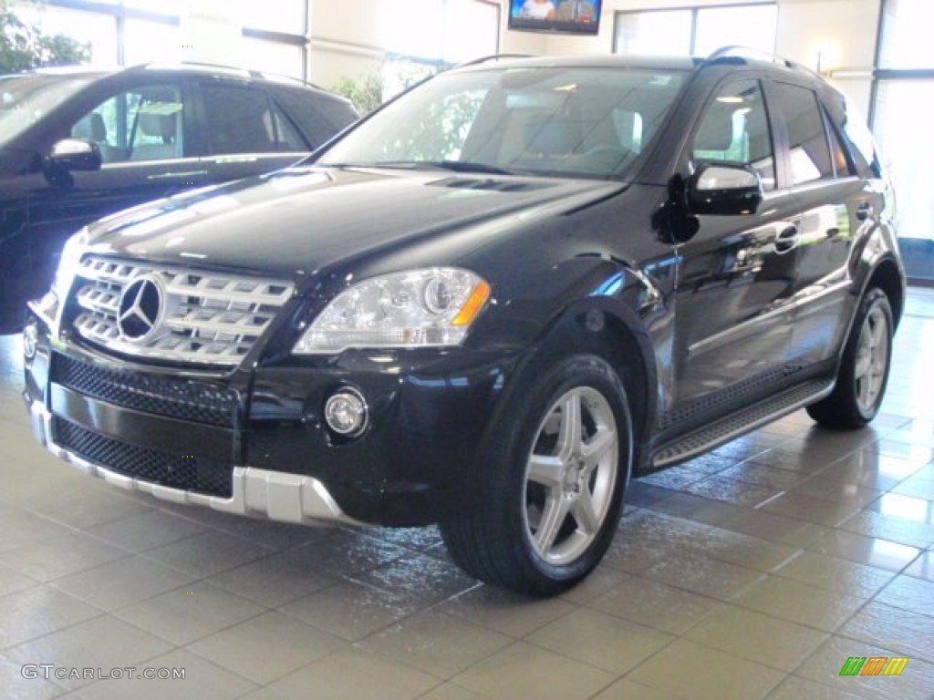 Black Mercedes-Benz ML