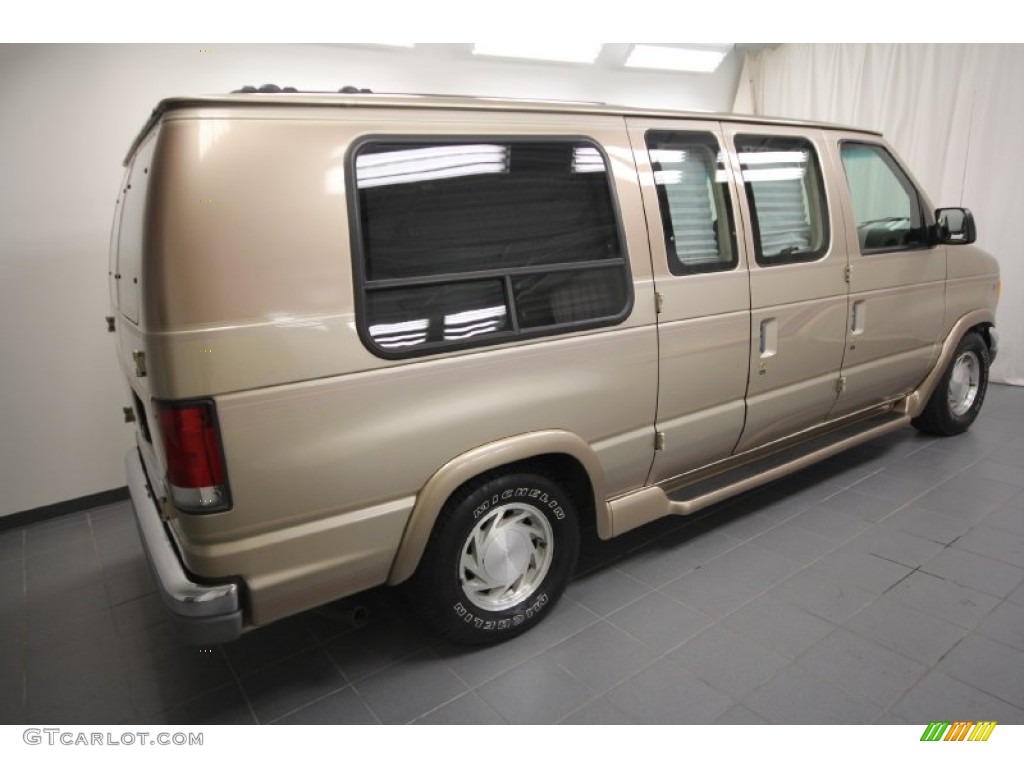 1999 E Series Van E150 Custom Passenger - Harvest Gold Metallic / Medium Parchment photo #13