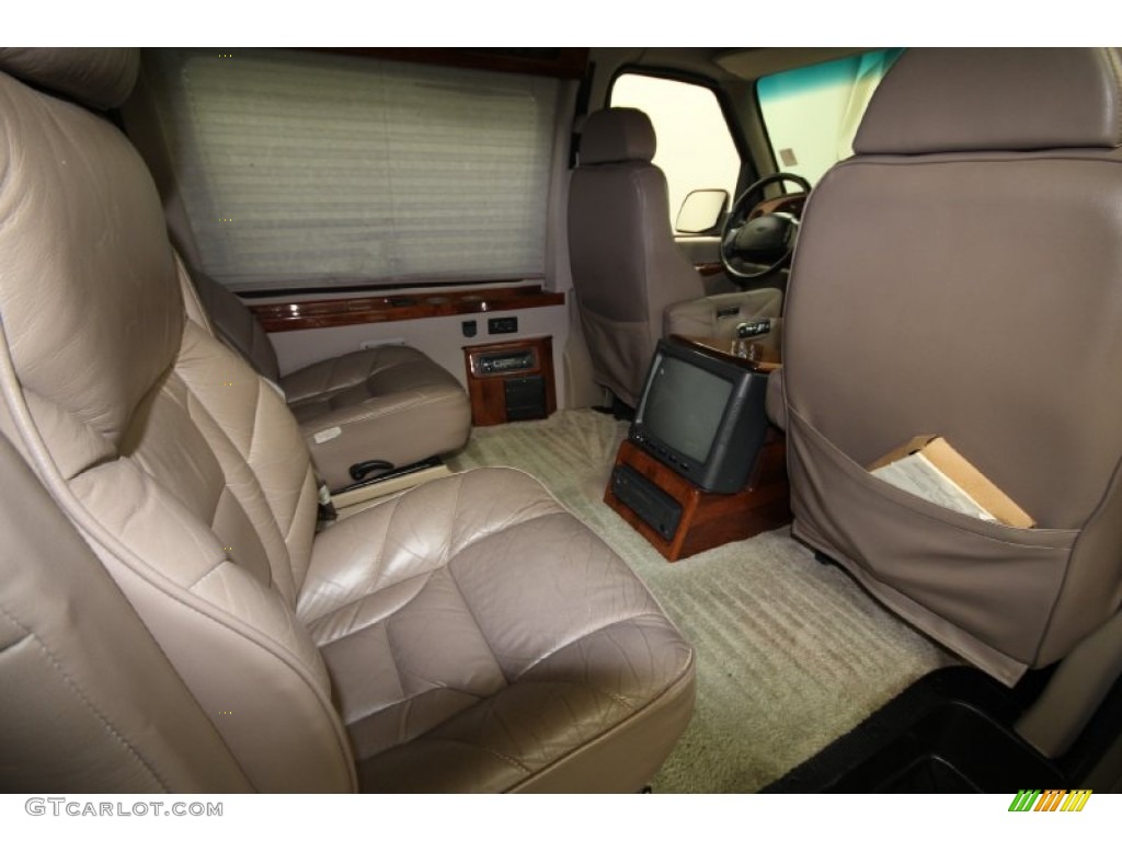 Medium Parchment Interior 1999 Ford E Series Van E150 Custom Passenger Photo #61256216