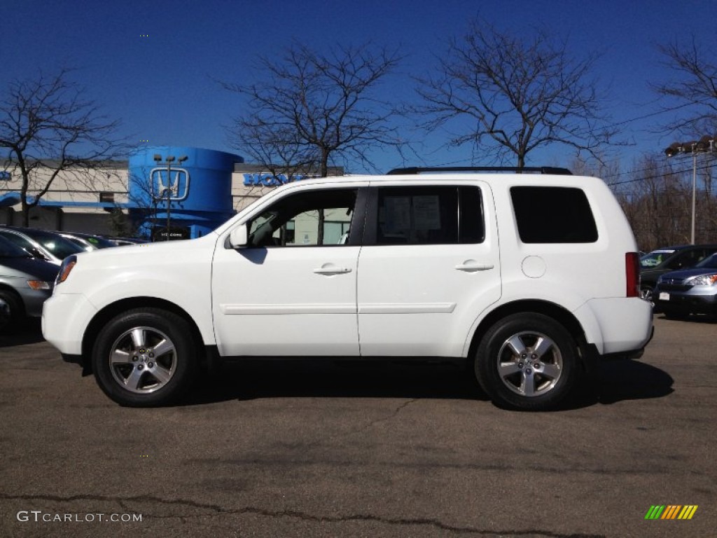 Taffeta White Honda Pilot