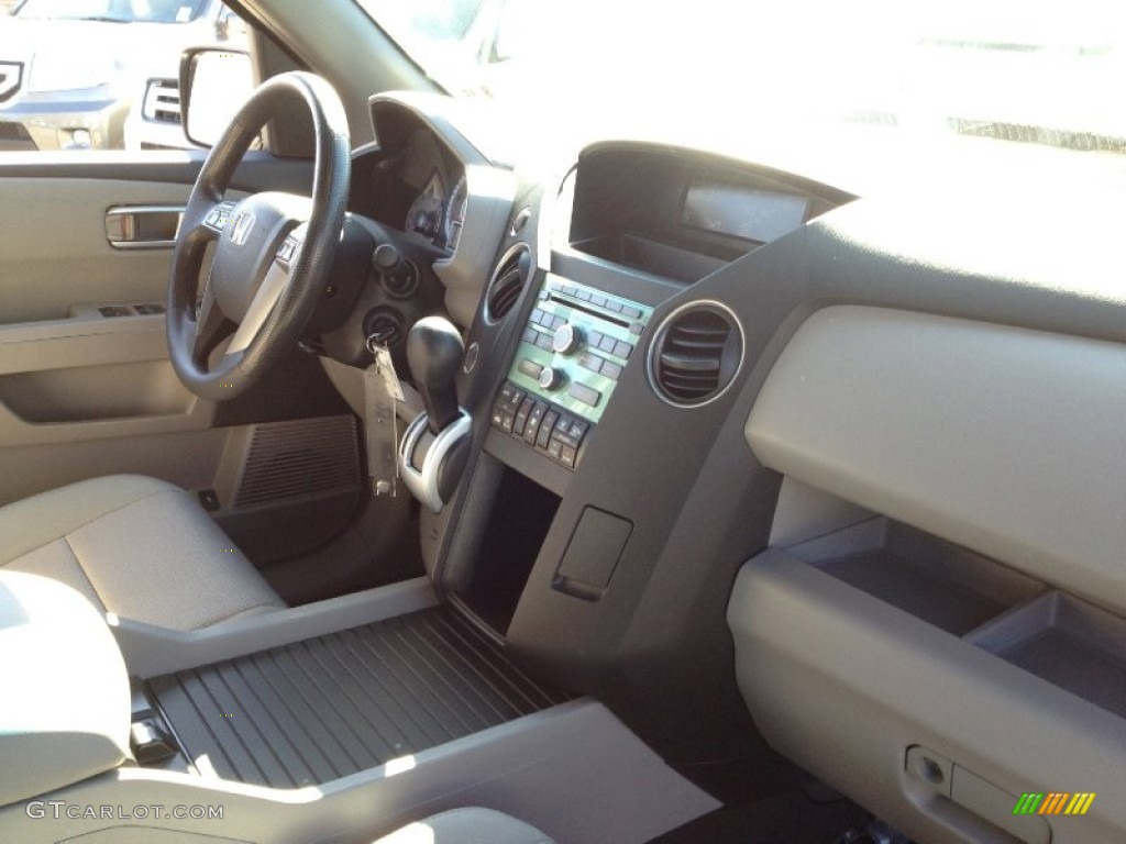 2009 Pilot EX 4WD - Taffeta White / Gray photo #17