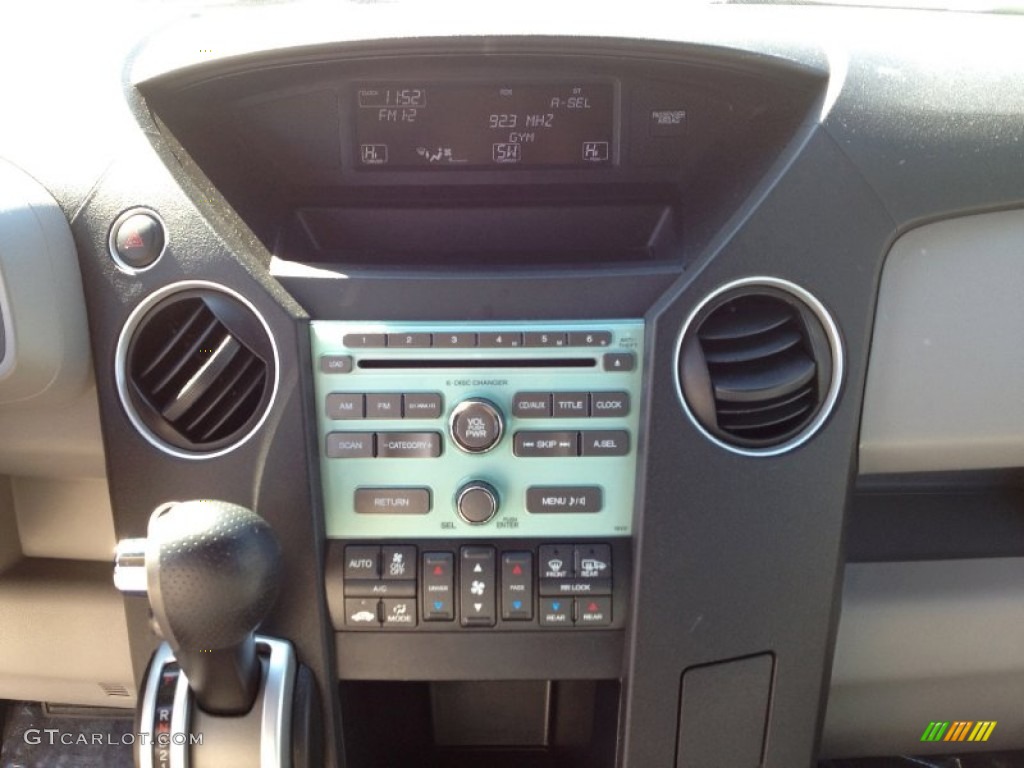 2009 Pilot EX 4WD - Taffeta White / Gray photo #25