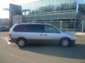Bright Silver Metallic 2000 Dodge Grand Caravan SE