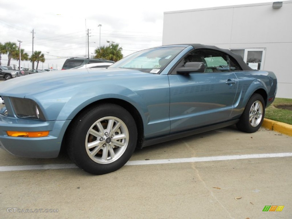 2007 Mustang V6 Premium Convertible - Windveil Blue Metallic / Light Graphite photo #3