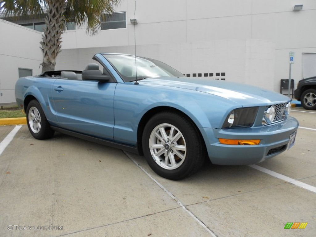 2007 Mustang V6 Premium Convertible - Windveil Blue Metallic / Light Graphite photo #26