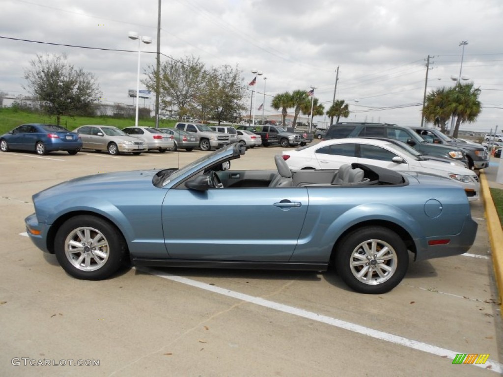 2007 Mustang V6 Premium Convertible - Windveil Blue Metallic / Light Graphite photo #27