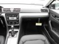 Black - Passat 2.5L SE Photo No. 15