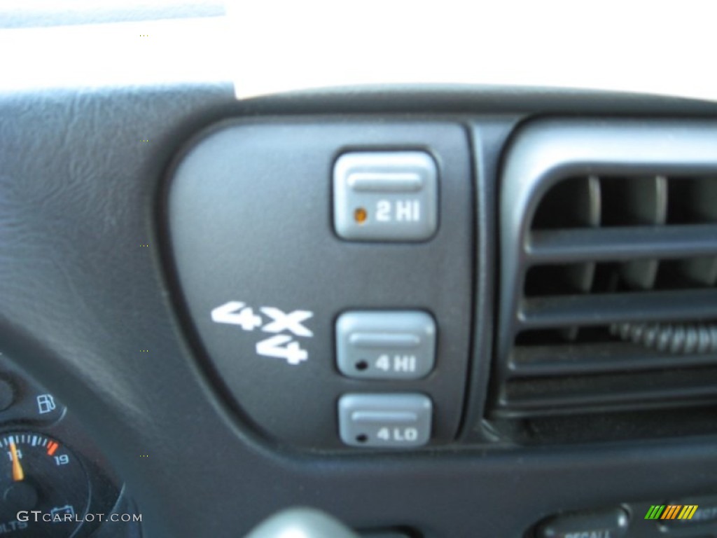1998 Blazer LT 4x4 - Light Pewter Metallic / Graphite photo #26