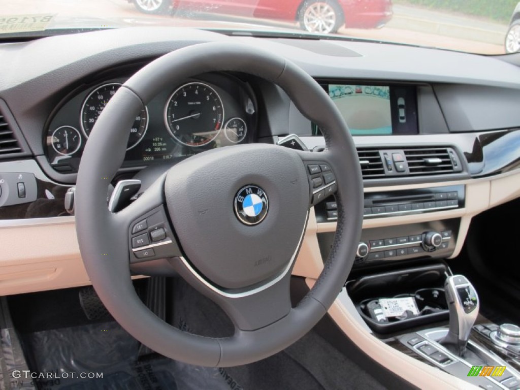 2012 BMW 5 Series 535i Sedan Oyster/Black Steering Wheel Photo #61266074