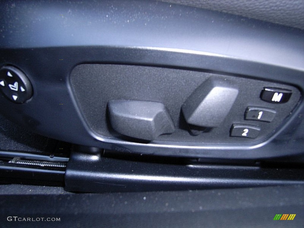 2011 BMW 3 Series 335is Coupe Controls Photo #61270148