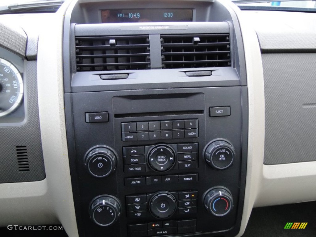 2010 Escape XLS 4WD - Steel Blue Metallic / Stone photo #19