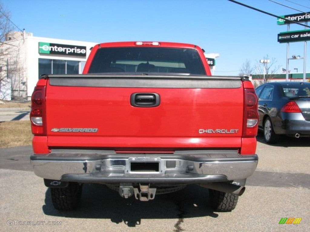 2003 Silverado 2500HD LS Extended Cab 4x4 - Victory Red / Dark Charcoal photo #4
