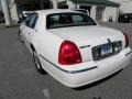 2010 Vibrant White Lincoln Town Car Signature Limited  photo #16