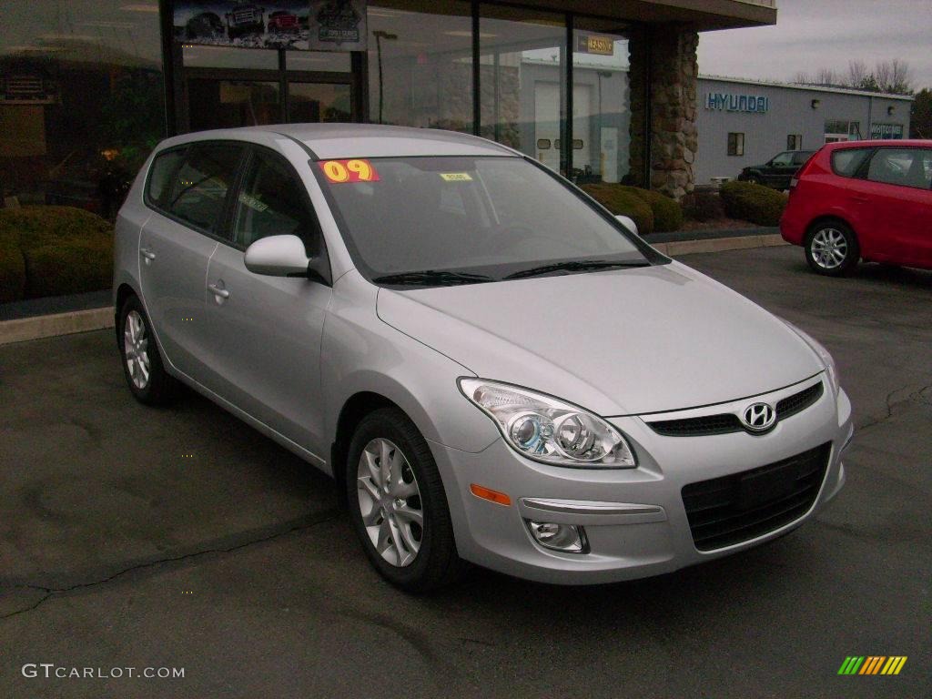 2009 Elantra Touring - Quicksilver / Black photo #2