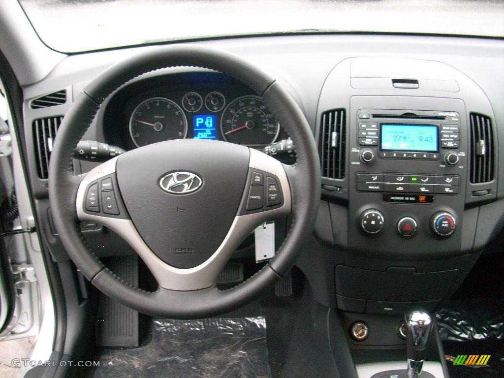 2009 Elantra Touring - Quicksilver / Black photo #4