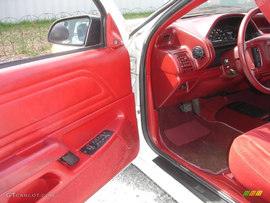 1992 Topaz GS Sedan - Oxford White / Red photo #8