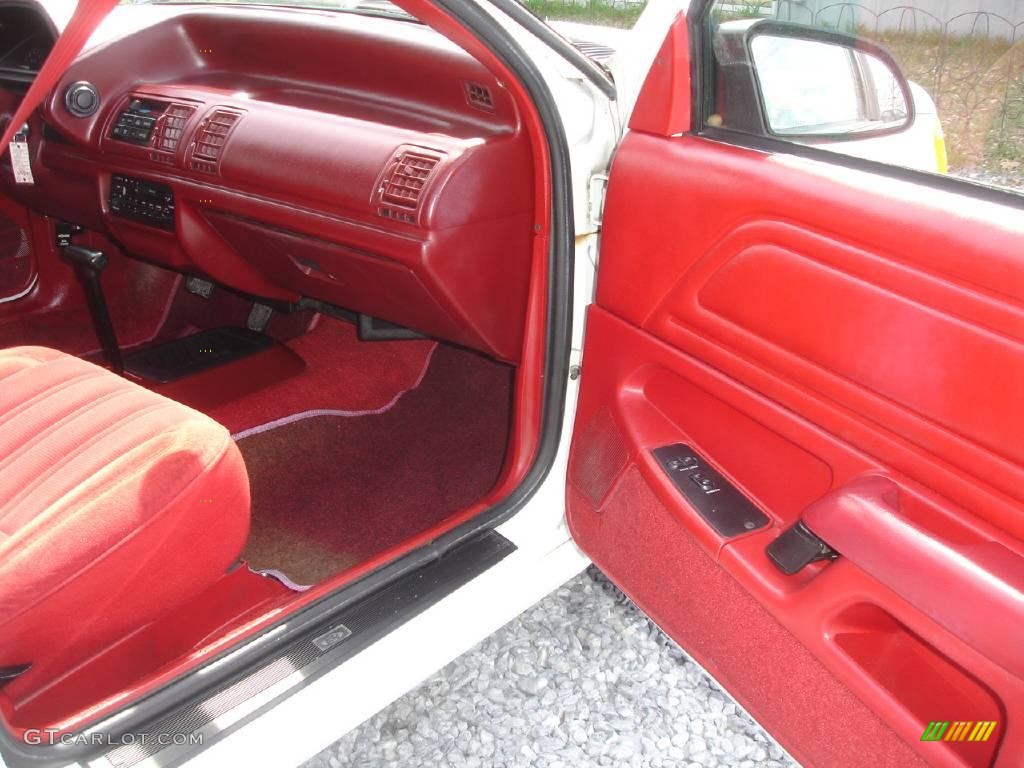 1992 Topaz GS Sedan - Oxford White / Red photo #10