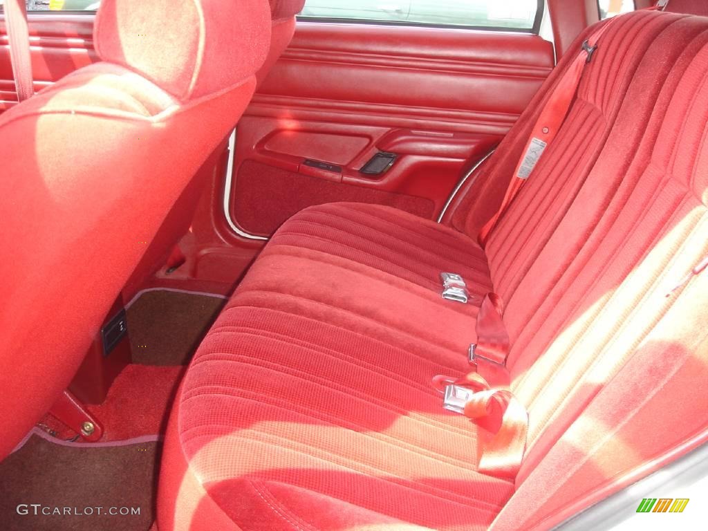 1992 Topaz GS Sedan - Oxford White / Red photo #15
