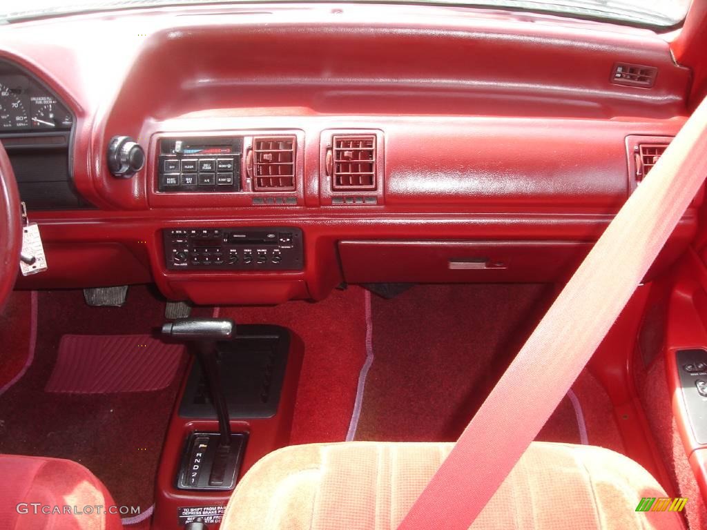 1992 Topaz GS Sedan - Oxford White / Red photo #17
