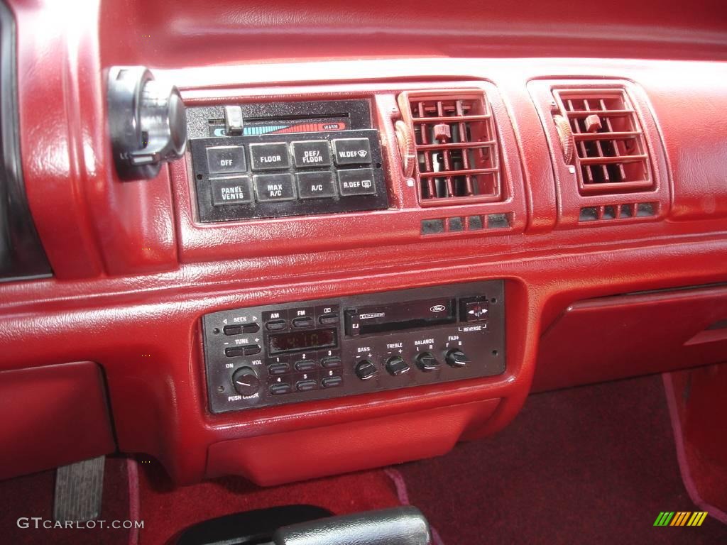 1992 Topaz GS Sedan - Oxford White / Red photo #21