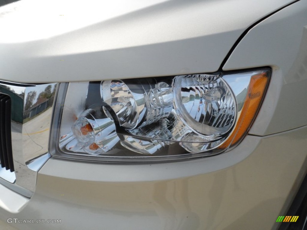 2011 Grand Cherokee Laredo X Package - White Gold Metallic / Dark Graystone/Medium Graystone photo #9