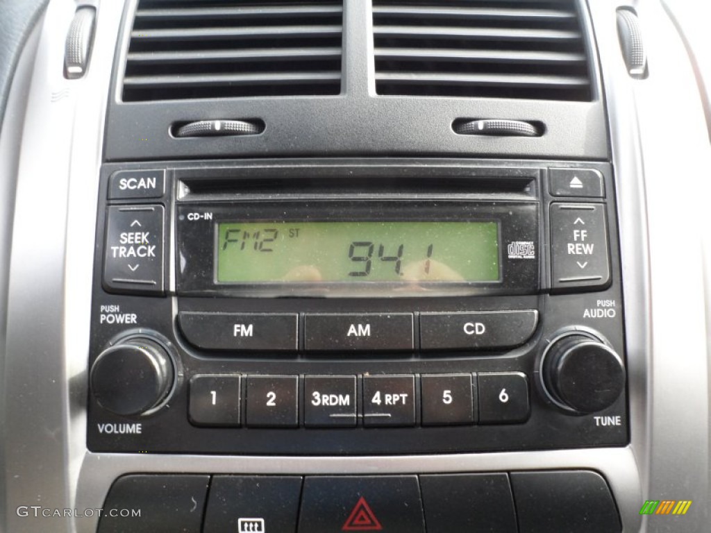 2006 Kia Spectra Spectra5 Hatchback Audio System Photo #61282085