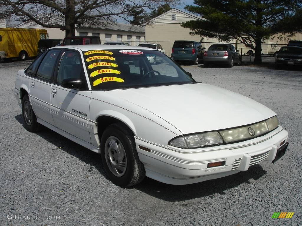 1996 Grand Prix SE Sedan - Bright White / Graphite Gray photo #3