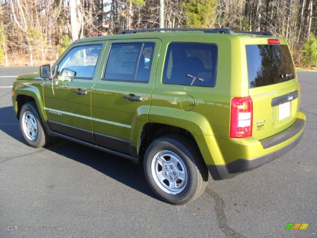 2012 Patriot Sport 4x4 - Rescue Green Metallic / Dark Slate Gray photo #3