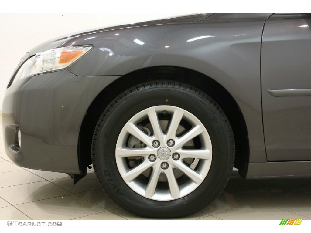 2010 Toyota Camry XLE V6 Wheel Photo #61285445