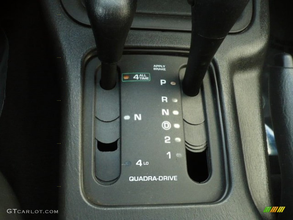 2004 Grand Cherokee Overland 4x4 - Graphite Metallic / Dark Slate Gray photo #25