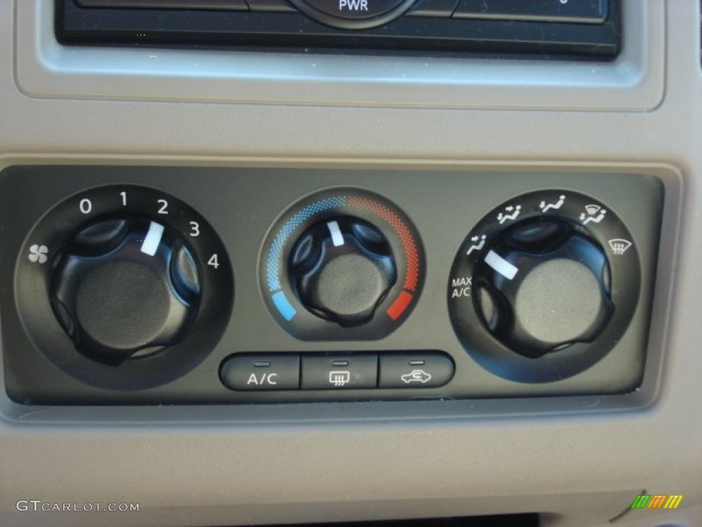 2008 Nissan Frontier SE Crew Cab Controls Photo #61293219