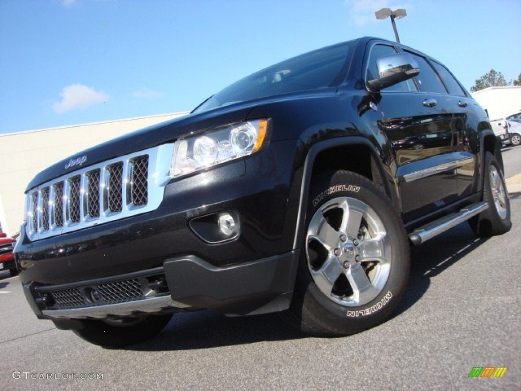 2011 Grand Cherokee Overland 4x4 - Brilliant Black Crystal Pearl / New Saddle/Black photo #1