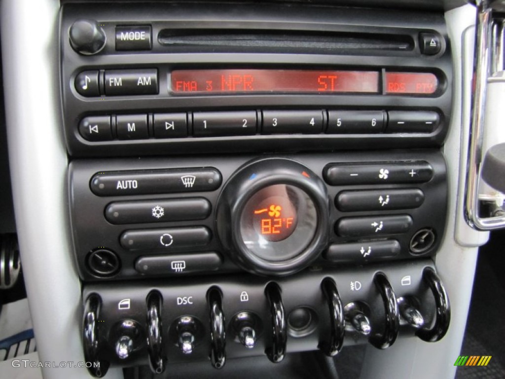 2005 Mini Cooper S Hardtop Controls Photo #61294490
