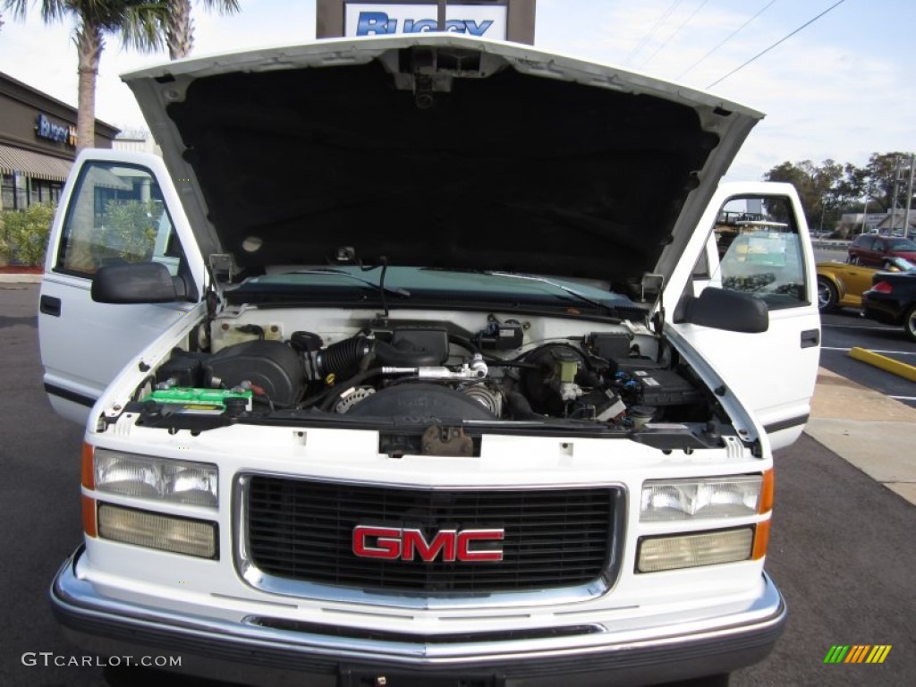 1999 Suburban C1500 SLE - Summit White / Gray photo #31