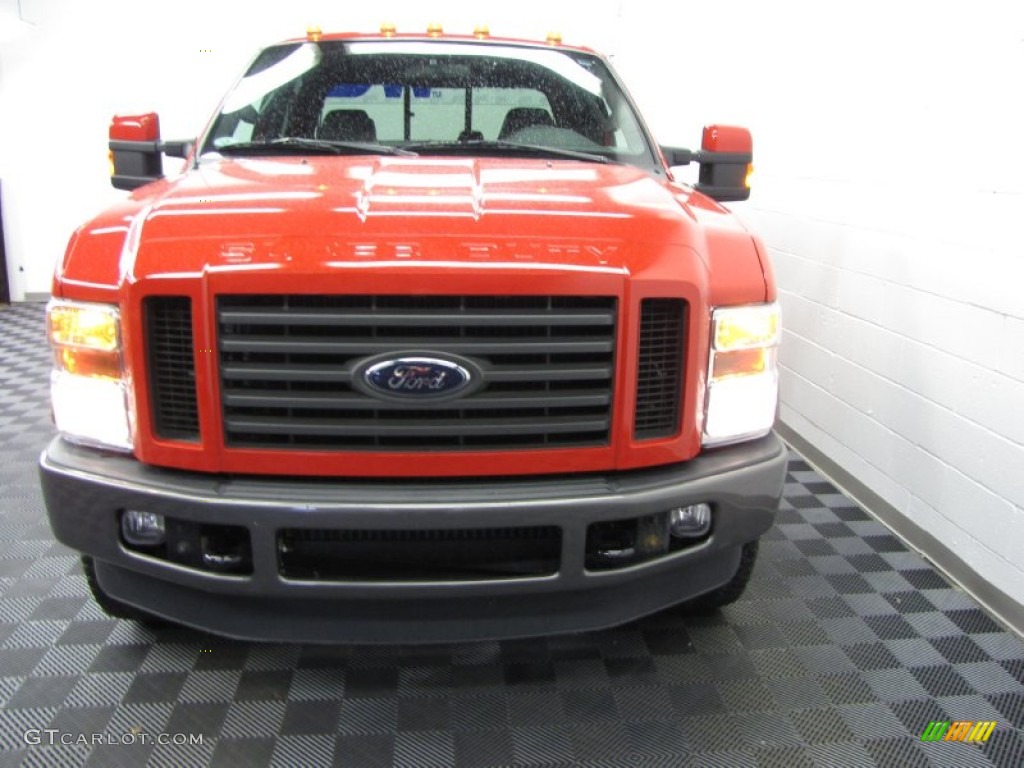 2008 F350 Super Duty FX4 Crew Cab 4x4 - Bright Red / Black photo #8
