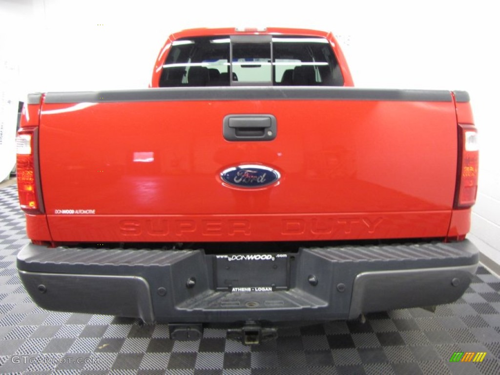 2008 F350 Super Duty FX4 Crew Cab 4x4 - Bright Red / Black photo #9