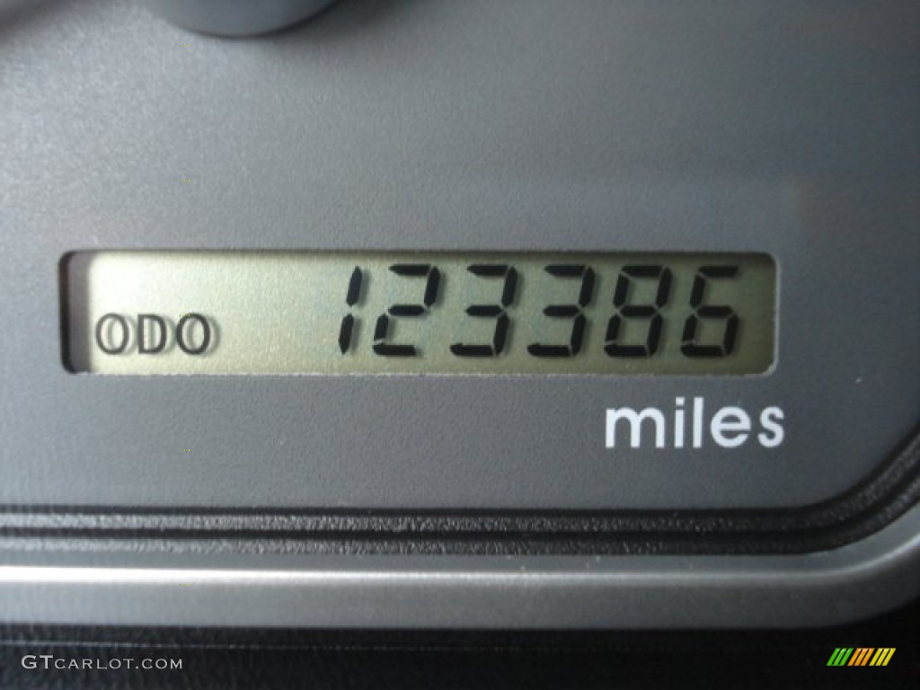2004 Endeavor LS - Titanium Gray Pearl / Charcoal Gray photo #24